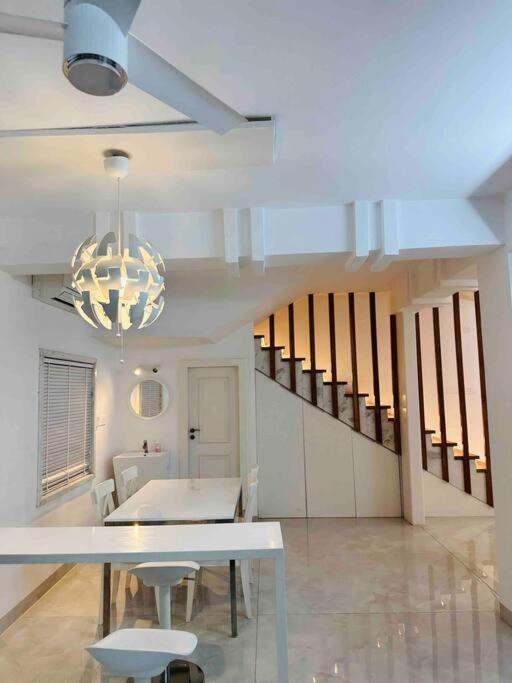 White House Sky View Theatre Villa In Gachibowli Экстерьер фото