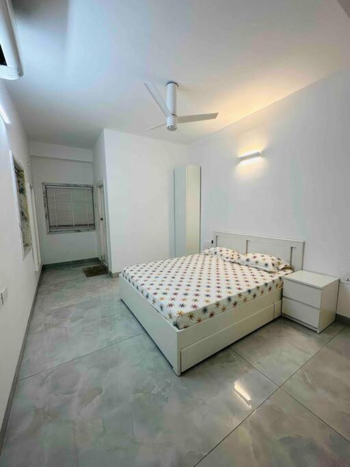White House Sky View Theatre Villa In Gachibowli Экстерьер фото
