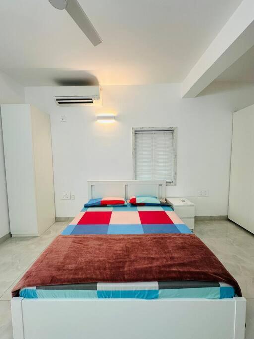 White House Sky View Theatre Villa In Gachibowli Экстерьер фото