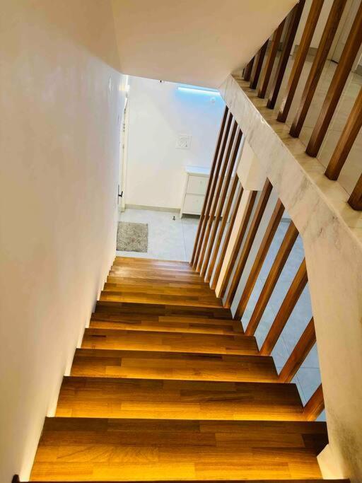 White House Sky View Theatre Villa In Gachibowli Экстерьер фото